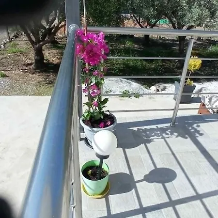 Jordan's Sea Breeze Studio, Nea Karvali, Kavala * Nea Karvali
